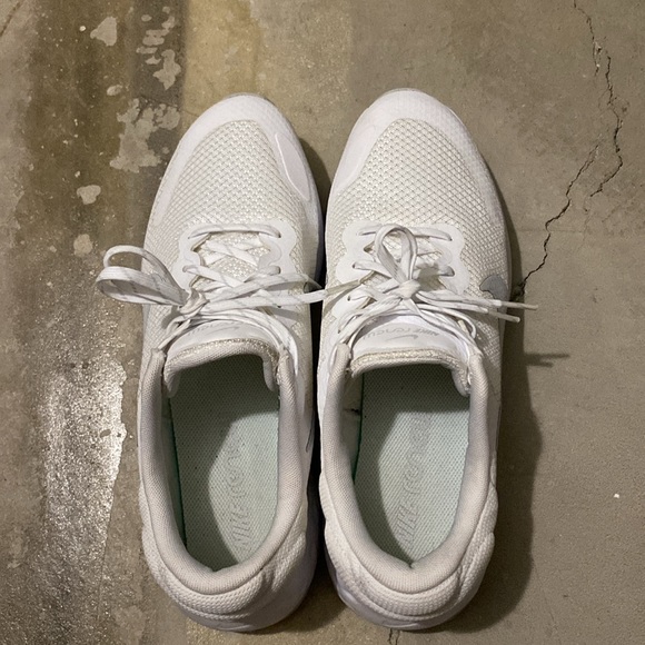 Nike shoes - Picture 2 of 6